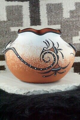 Zuni Pottery - Deldrick Cellicion