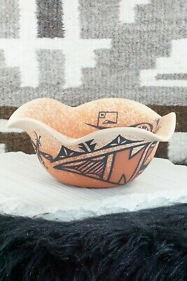 Zuni Pottery - Deldrick Cellicion