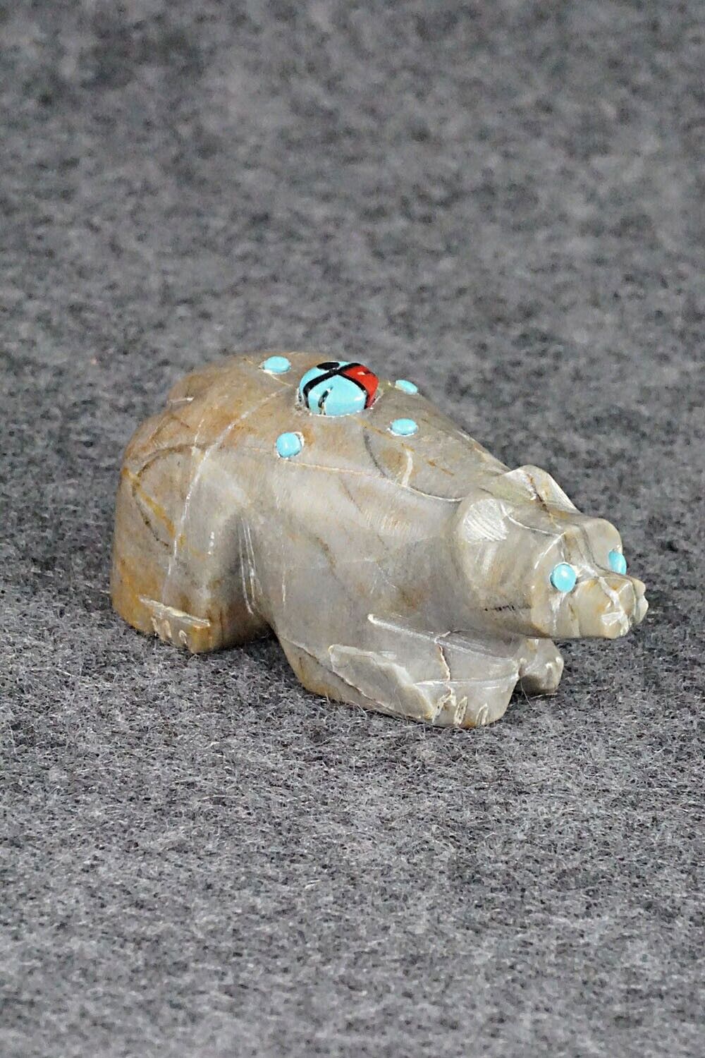 Bear Zuni Fetish Carving - Danette Laate