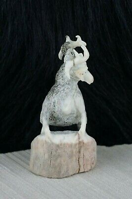 Deer Zuni Fetish Carving - Lewis Malie Jr - High Lonesome Trading