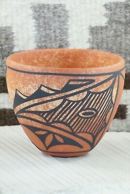 Zuni Pottery - Lorenda Cellicion