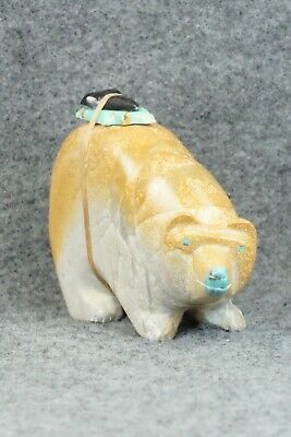 Bear Zuni Fetish Carving - Enrike Leekya