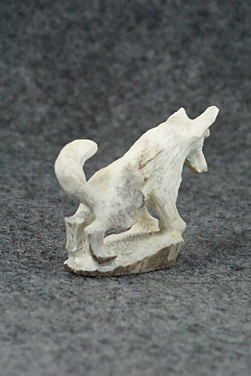 Wolf Zuni Fetish Carving - Lewis Malie Jr.
