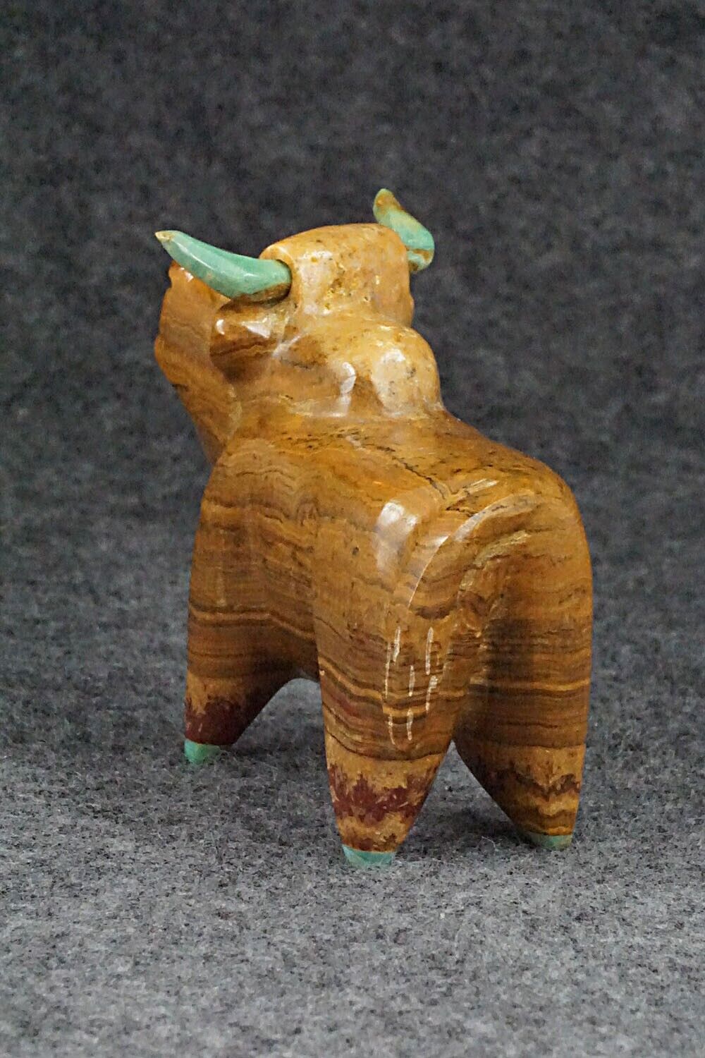 Bull Zuni Fetish Carving - Enrike Leekya