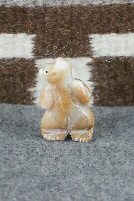 Bear Zuni Fetish Carving - Ariane Quam