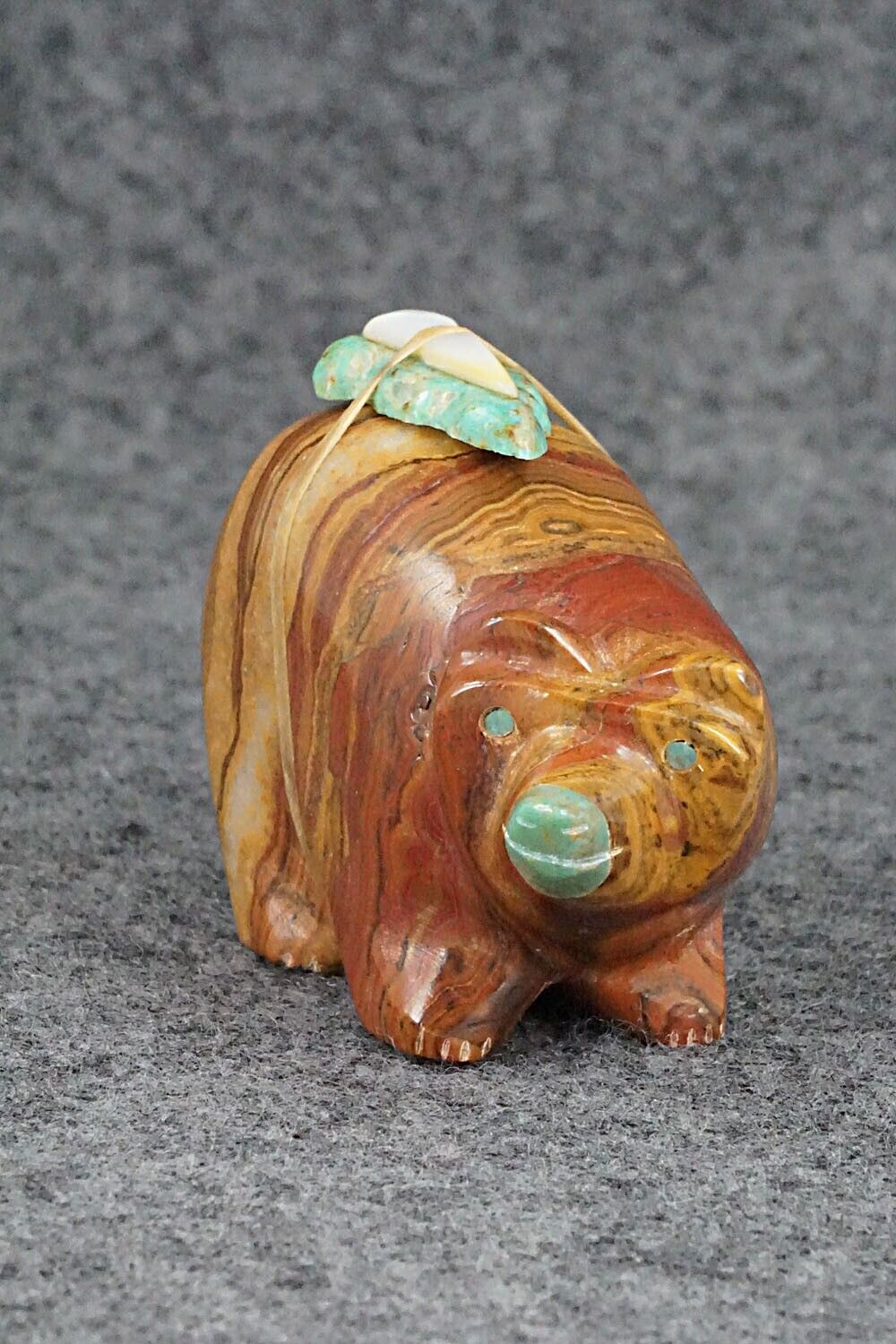 Bear Zuni Fetish Carving - Enrike Leekya