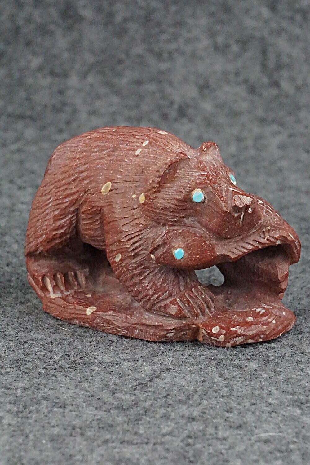 Bear with Fish Zuni Fetish Carving - Derrick Kaamasee