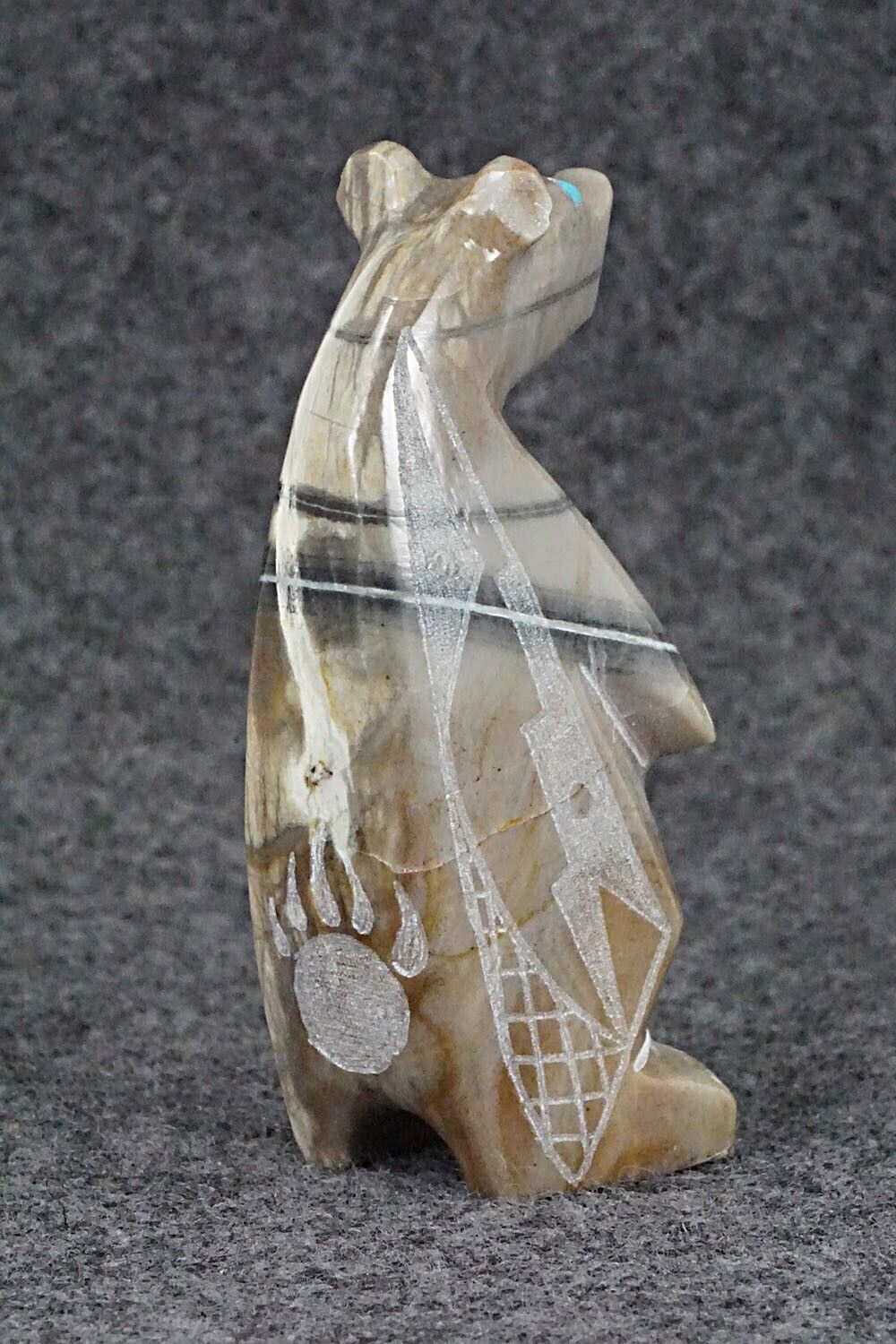 Bear Zuni Fetish Carving - Shannon Calavaza