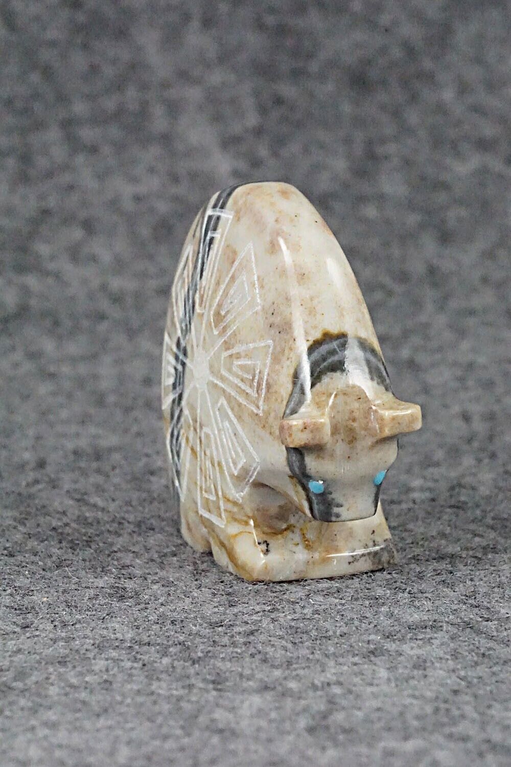 Bear Zuni Fetish Carving - Shannon Calavaza