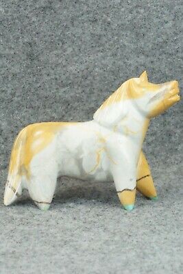 Horse Zuni Fetish Carving - Enrike Leekya