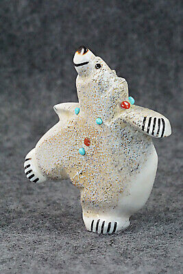 Bear Zuni Fetish Carving - Claudia Peina