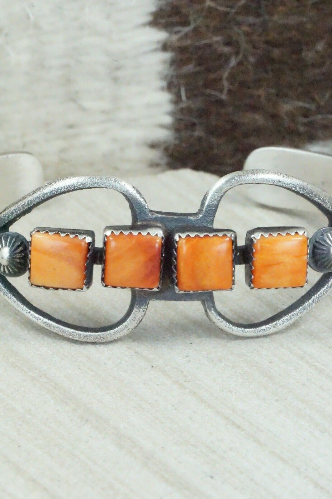 Spiny Oyster and Sterling Silver Bracelet - Eva & Linberg Billah