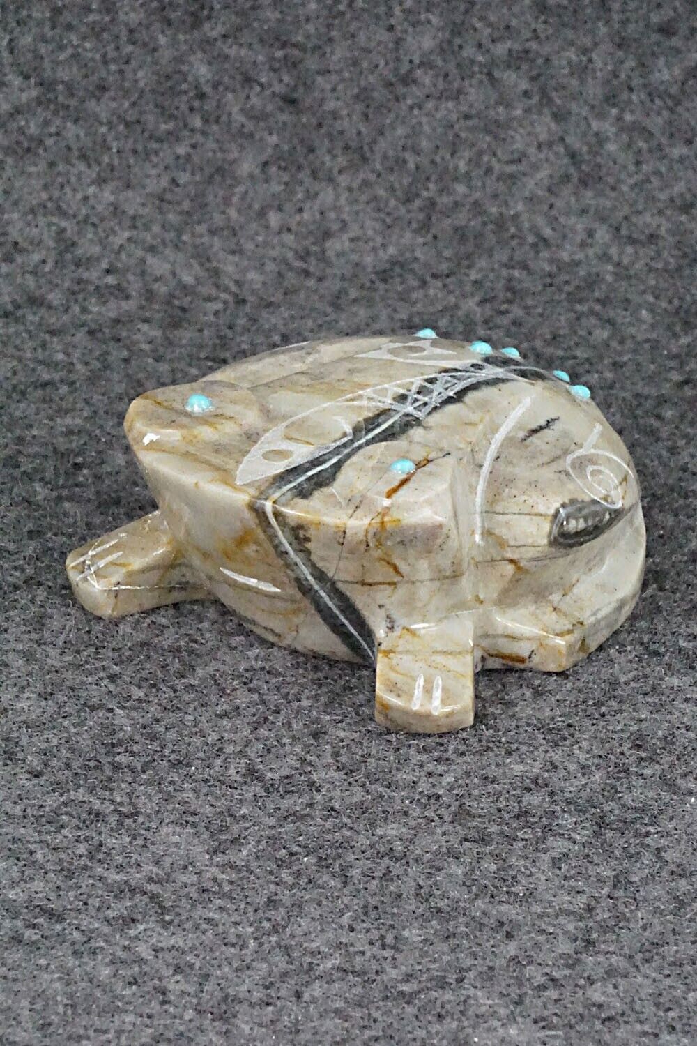 Frog Zuni Fetish Carving - Shannon Calavaza