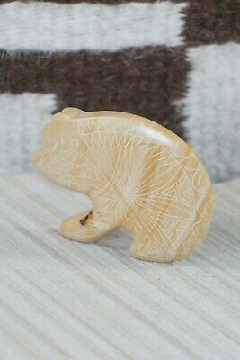Bear Zuni Fetish Carving - Jonathan Natewa