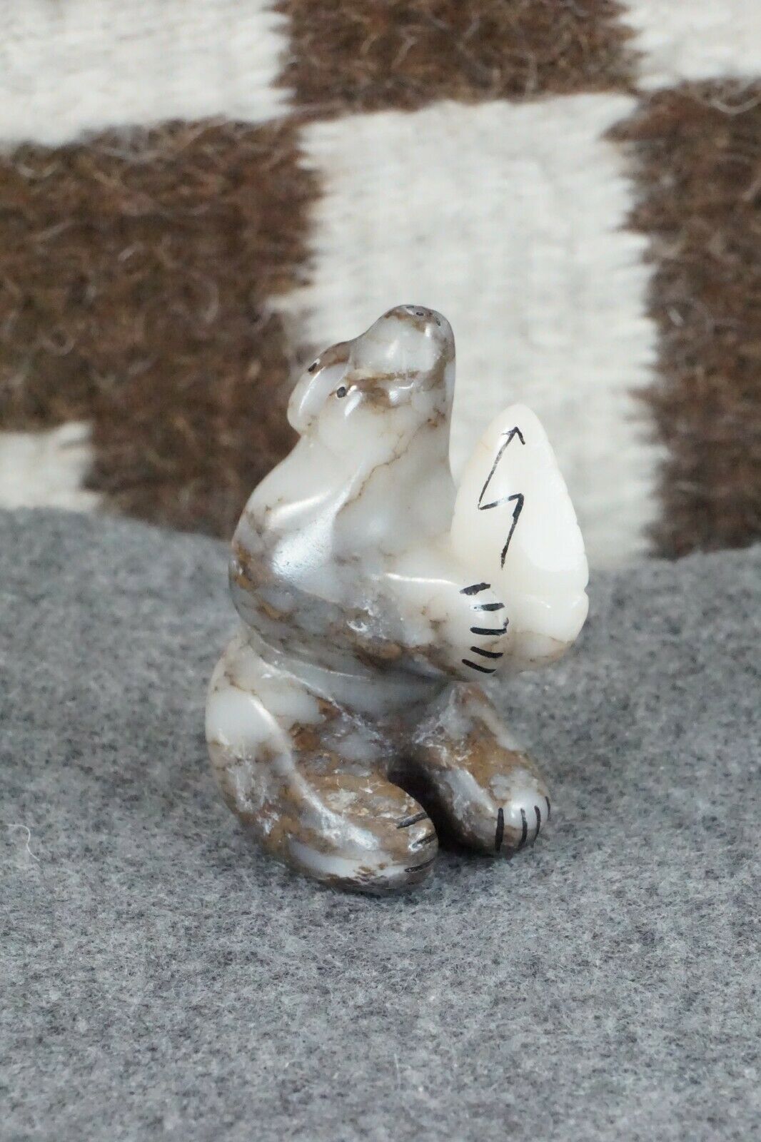 Bear Zuni Fetish Carving - Rick Kallestewa