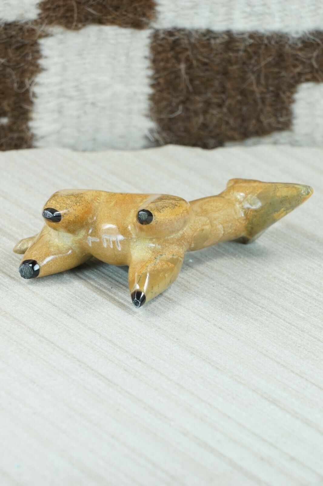 Giraffe Zuni Fetish Carving - Enrike Leekya