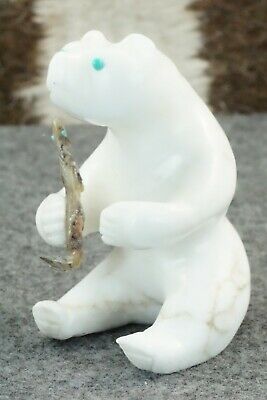 Bear Zuni Fetish Carving - Michael Laweka