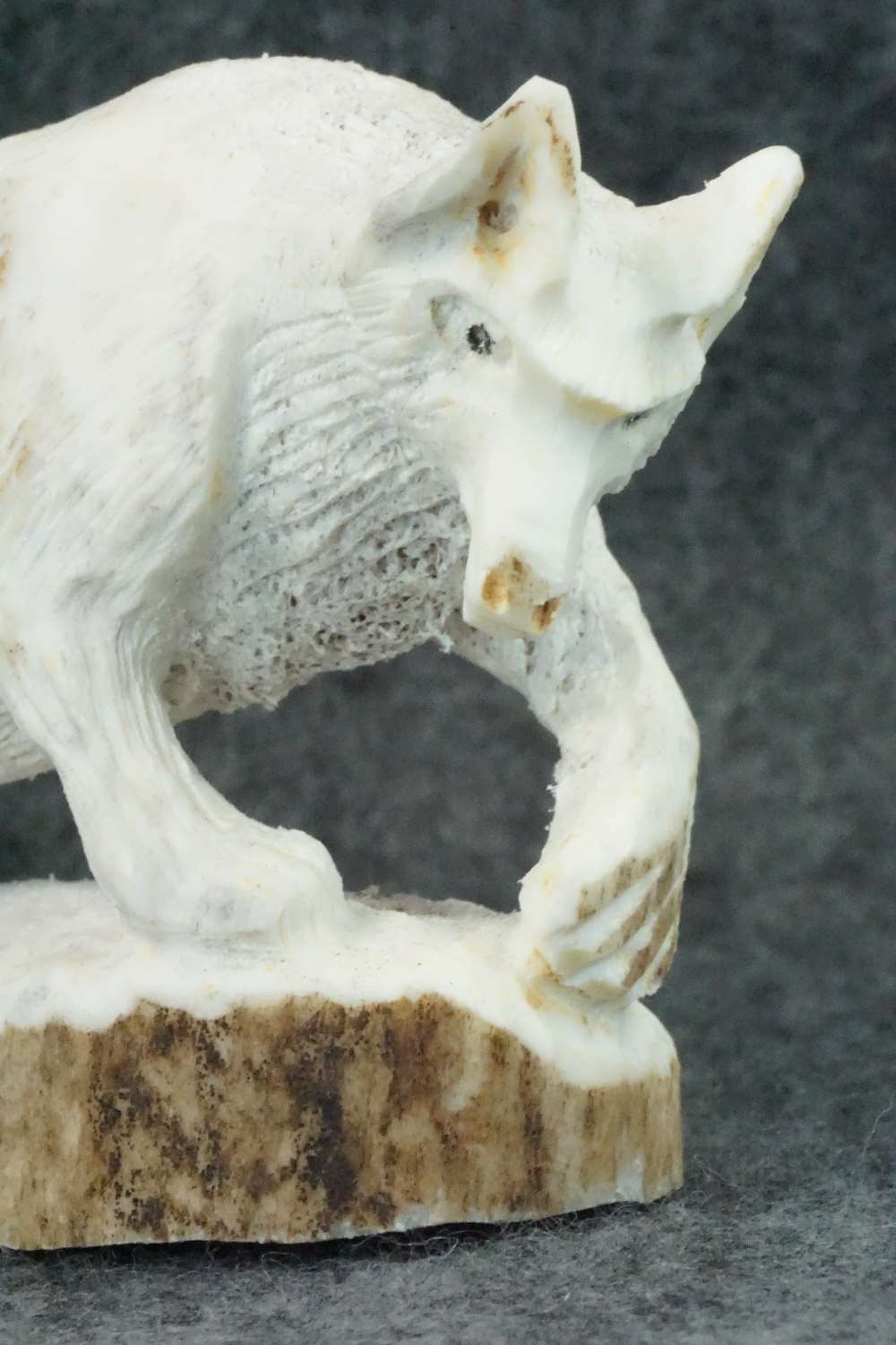 Wolf Zuni Fetish Carving - Lewis Malie Jr.