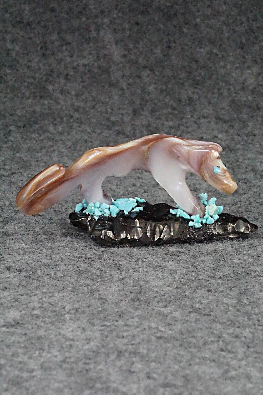 Wolf Zuni Fetish Carving - Kevin Quam
