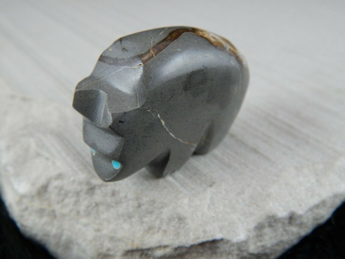 Bear Zuni Fetish Carving - Joshua Leki - High Lonesome Trading