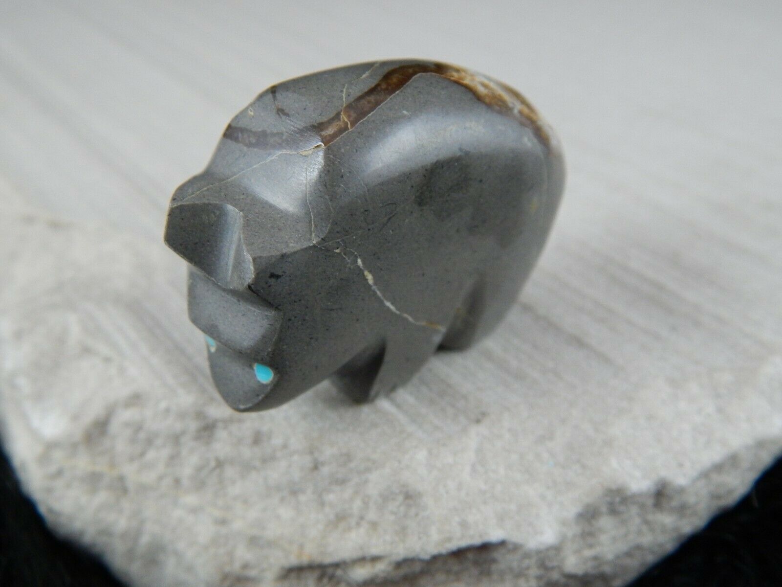 Bear Zuni Fetish Carving - Joshua Leki - High Lonesome Trading