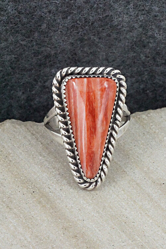 Spiny Oyster & Sterling Silver Ring - Benjamin Martinez - Size 7.25