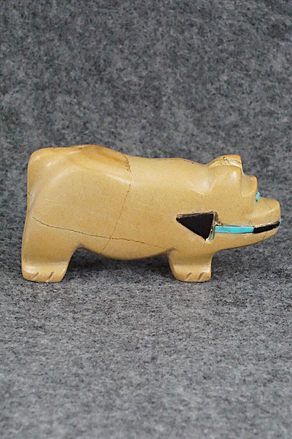 Bear Zuni Fetish Carving - Taylor Gia