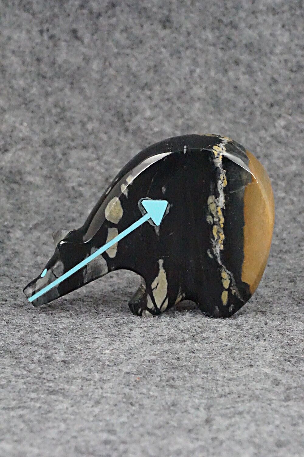 Bear Zuni Fetish Carving - Rodney Laiwakete