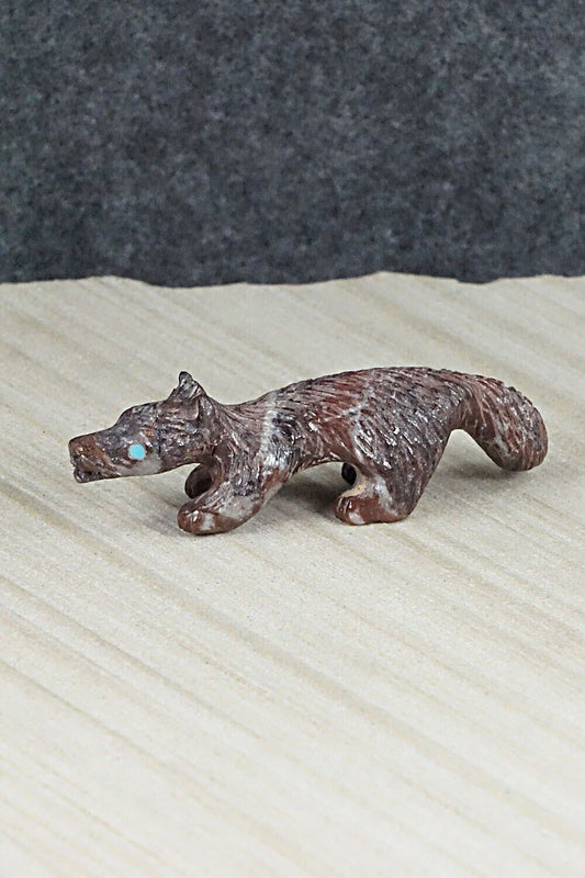 Wolf Zuni Fetish Carving - Sly Walela