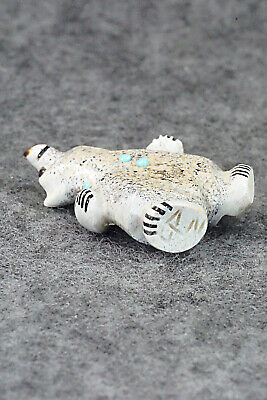 Bear Zuni Fetish Carving - Claudia Peina