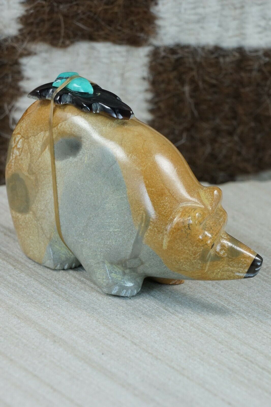 Bear Zuni Fetish Carving - Enrike Leekya