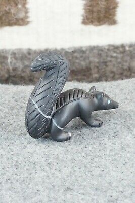Skunk Zuni Fetish Carving - Dan Quam