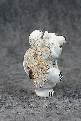 Bear Zuni Fetish Carving - Claudia Peina
