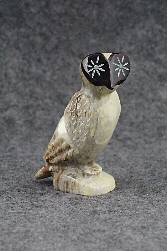 Owl Zuni Fetish Carving - Enrike Leekya
