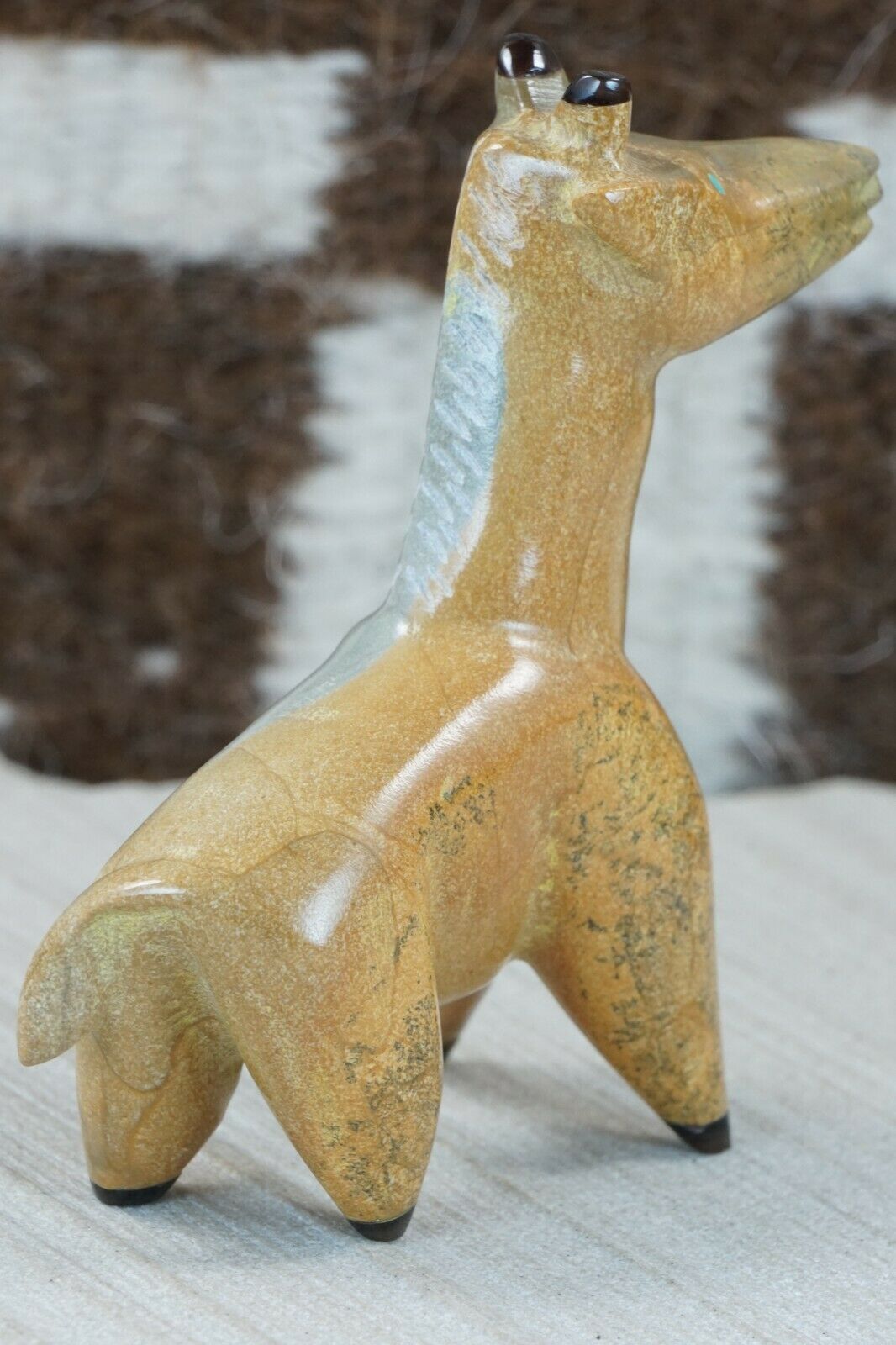 Giraffe Zuni Fetish Carving - Enrike Leekya