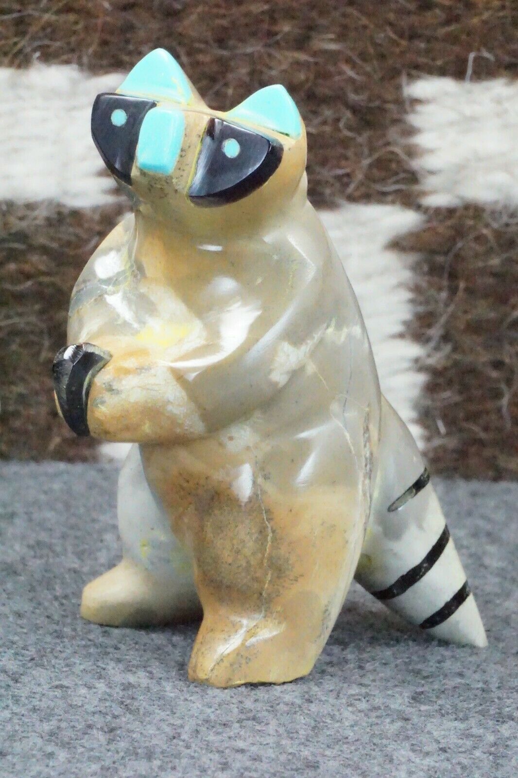 Raccoon Zuni Fetish Carving - Enrike Leekya