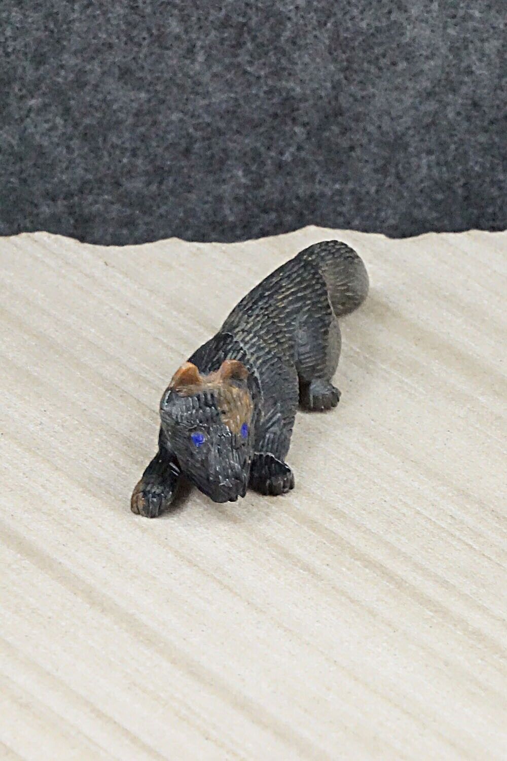 Wolf Zuni Fetish Carving - Lance Cheama