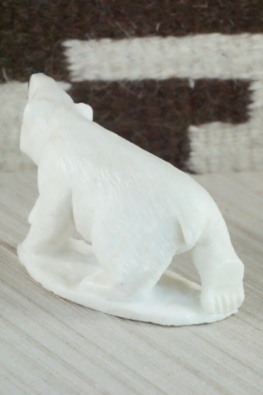 Polar Bear Zuni Fetish Carving - Derrick Kaamasee