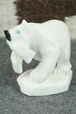 Bear Zuni Fetish Carving - Derrick Kaamasee