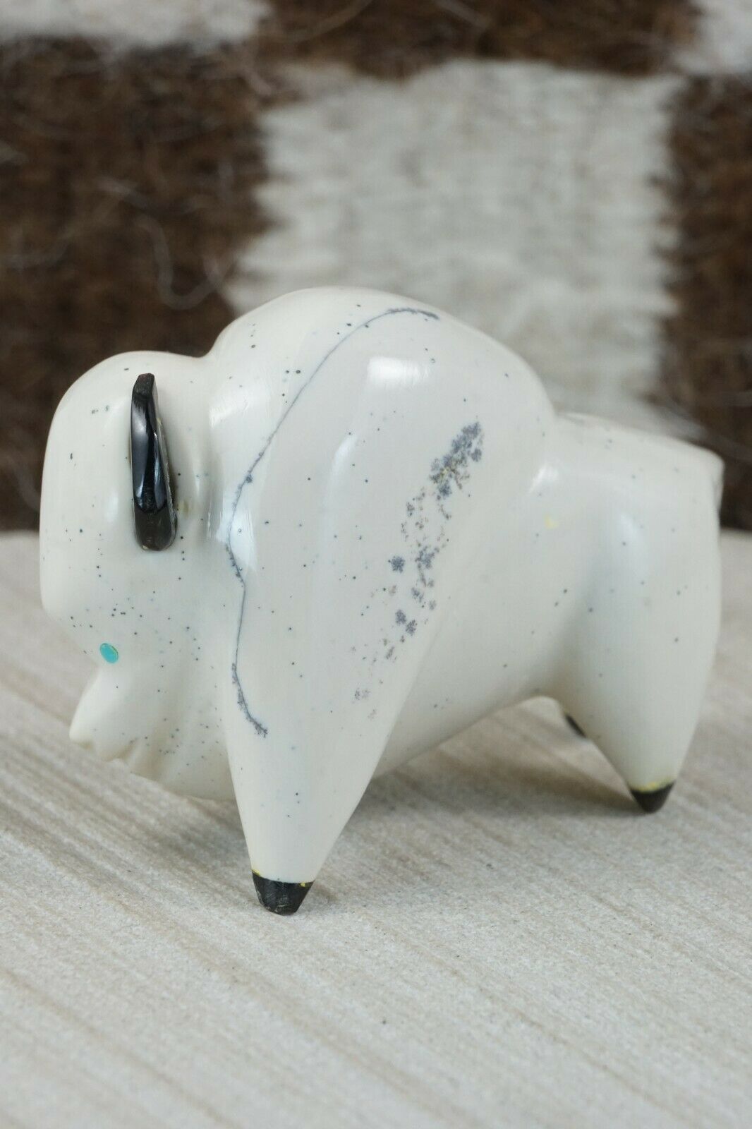 Buffalo Zuni Fetish Carving - Enrike Leekya