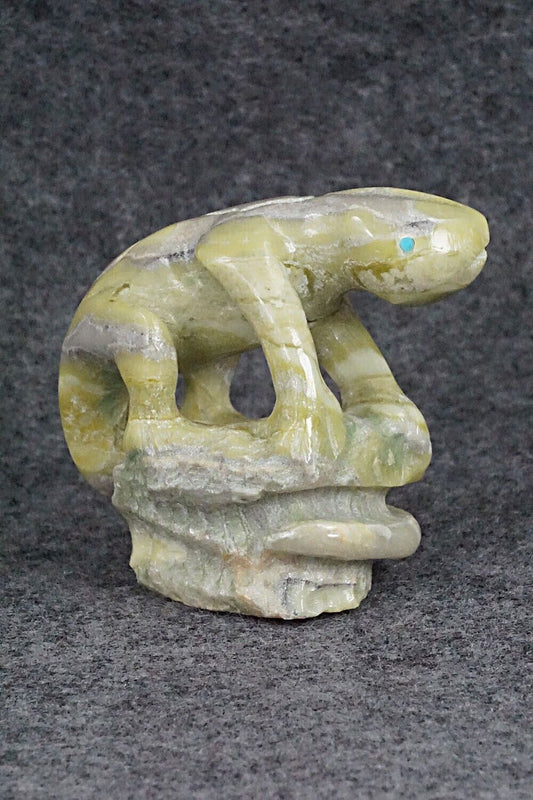 Lizard Zuni Fetish Carving - Chris Pooacha