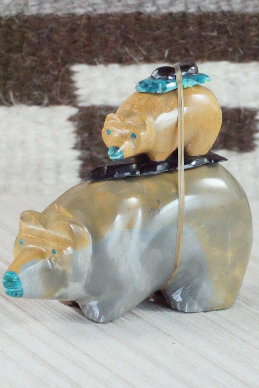 Bear Zuni Fetish Carving - Enrike Leekya