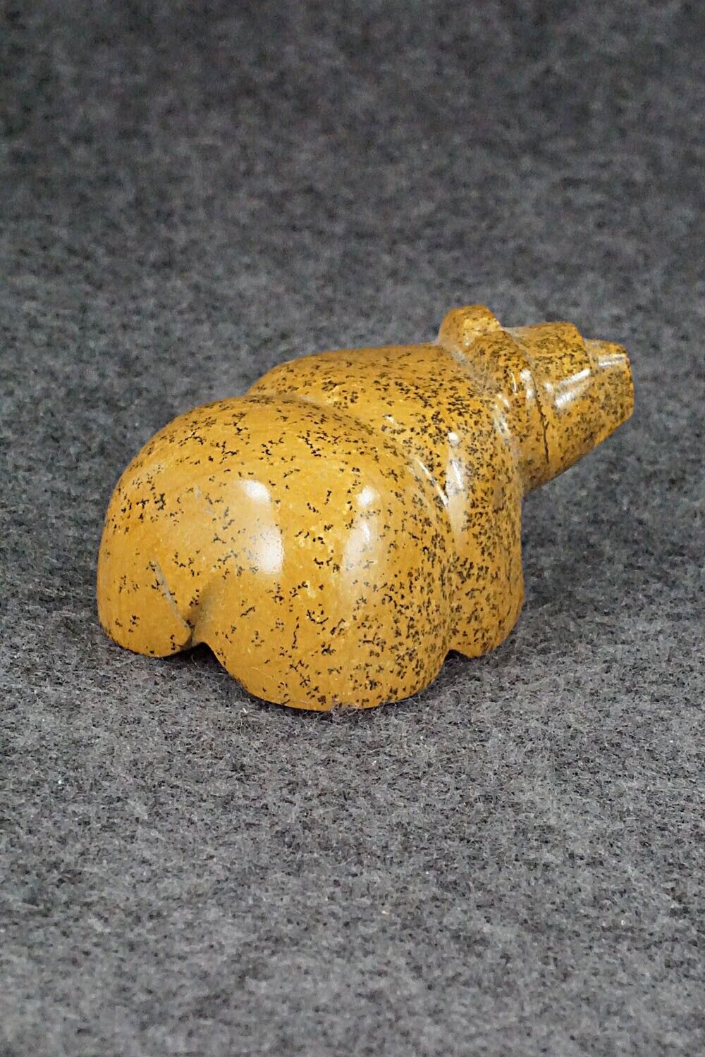 Bear Zuni Fetish Carving - Jessica Eriacho