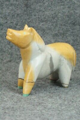 Horse Zuni Fetish Carving - Enrike Leekya