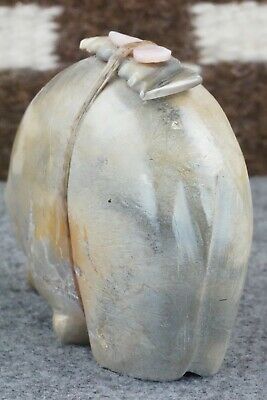 Bear Zuni Fetish Carving - Delvin Leekya