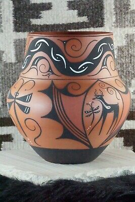 Zuni Pottery - Peynetsa