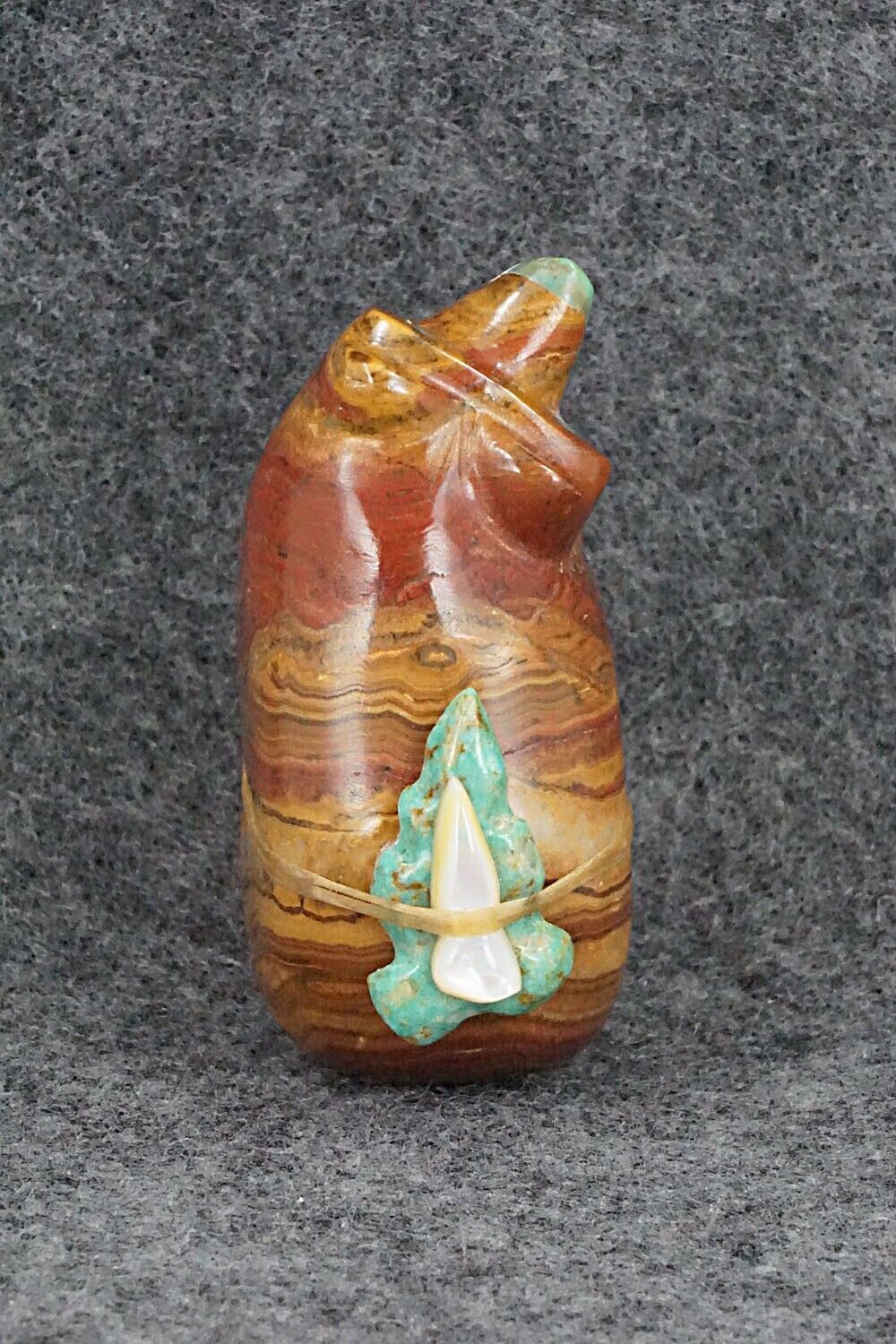 Bear Zuni Fetish Carving - Enrike Leekya