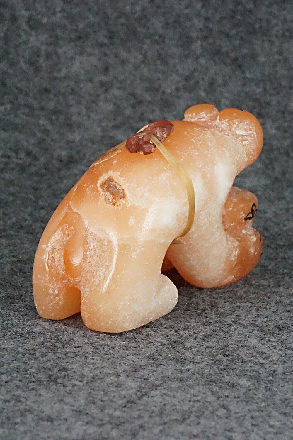 Bear Zuni Fetish Carving - Rick Kallestewa