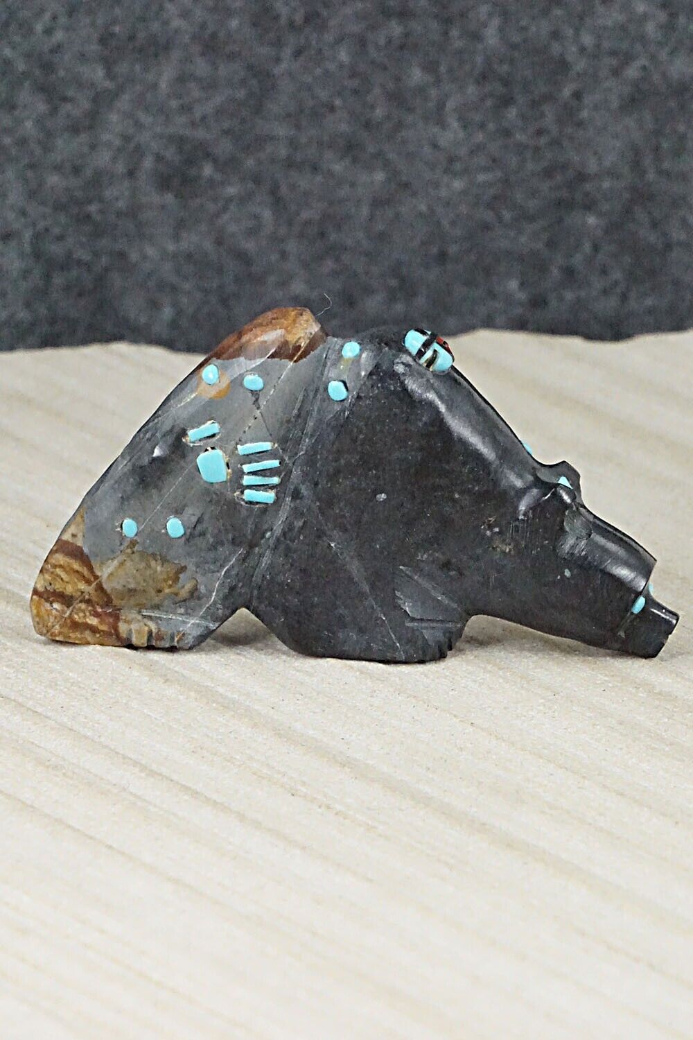 Bear Zuni Fetish Carving - Danette Laate