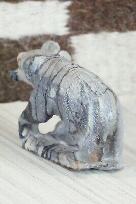 Bear Zuni Fetish Carving - Derrick Kaamasee